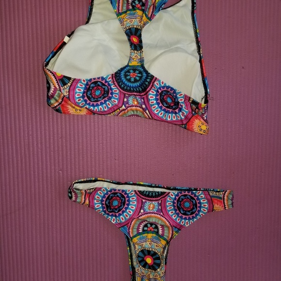 Bikini - Picture 2 of 2